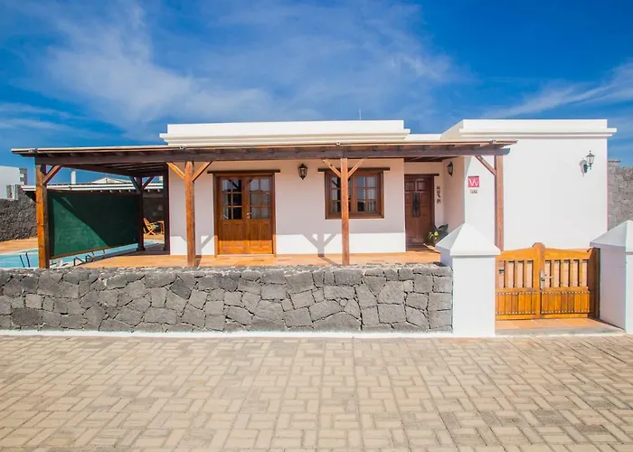 A2 Casas Y Juani Y Juan Lanzarote * Tao