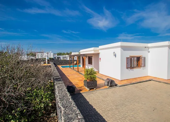 A2 Casas Y Juani Y Juan Lanzarote *